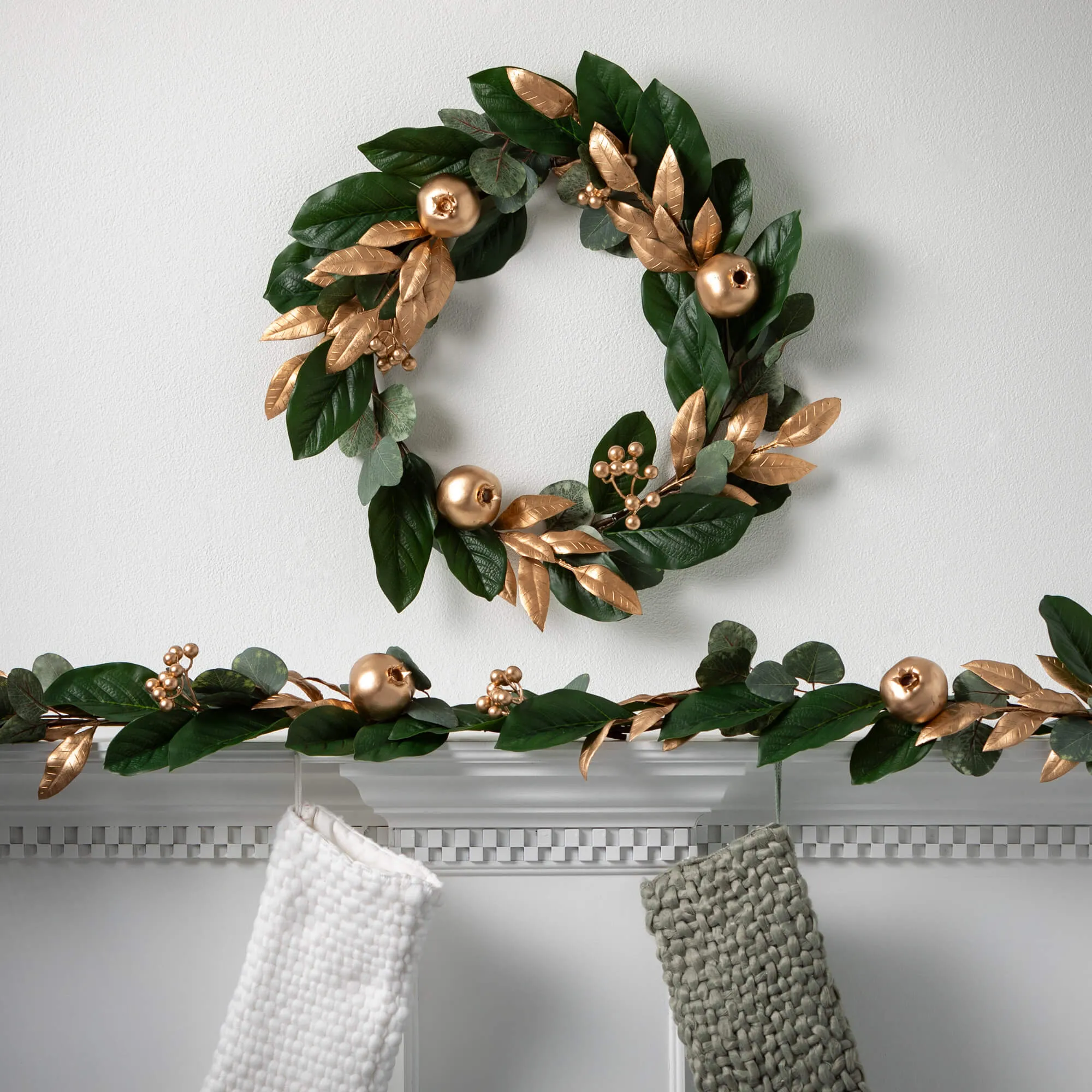 22"H Sullivans Gold Berry Leaf Wreath, Green