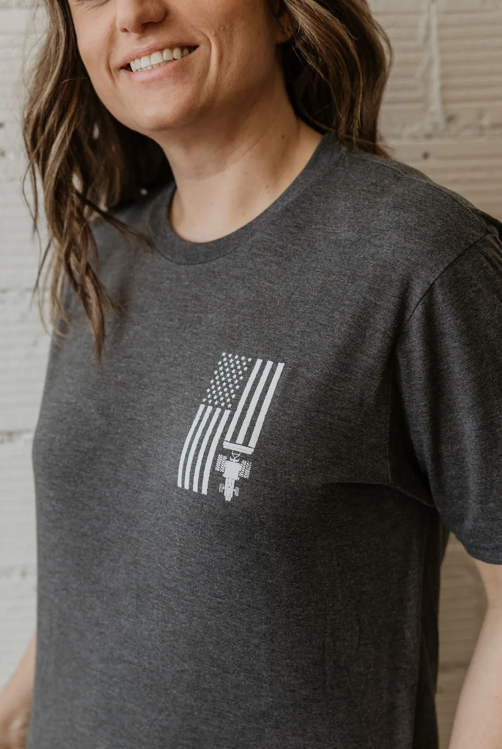 AMERICAN FARMER FLAG GRAPHIC TEE