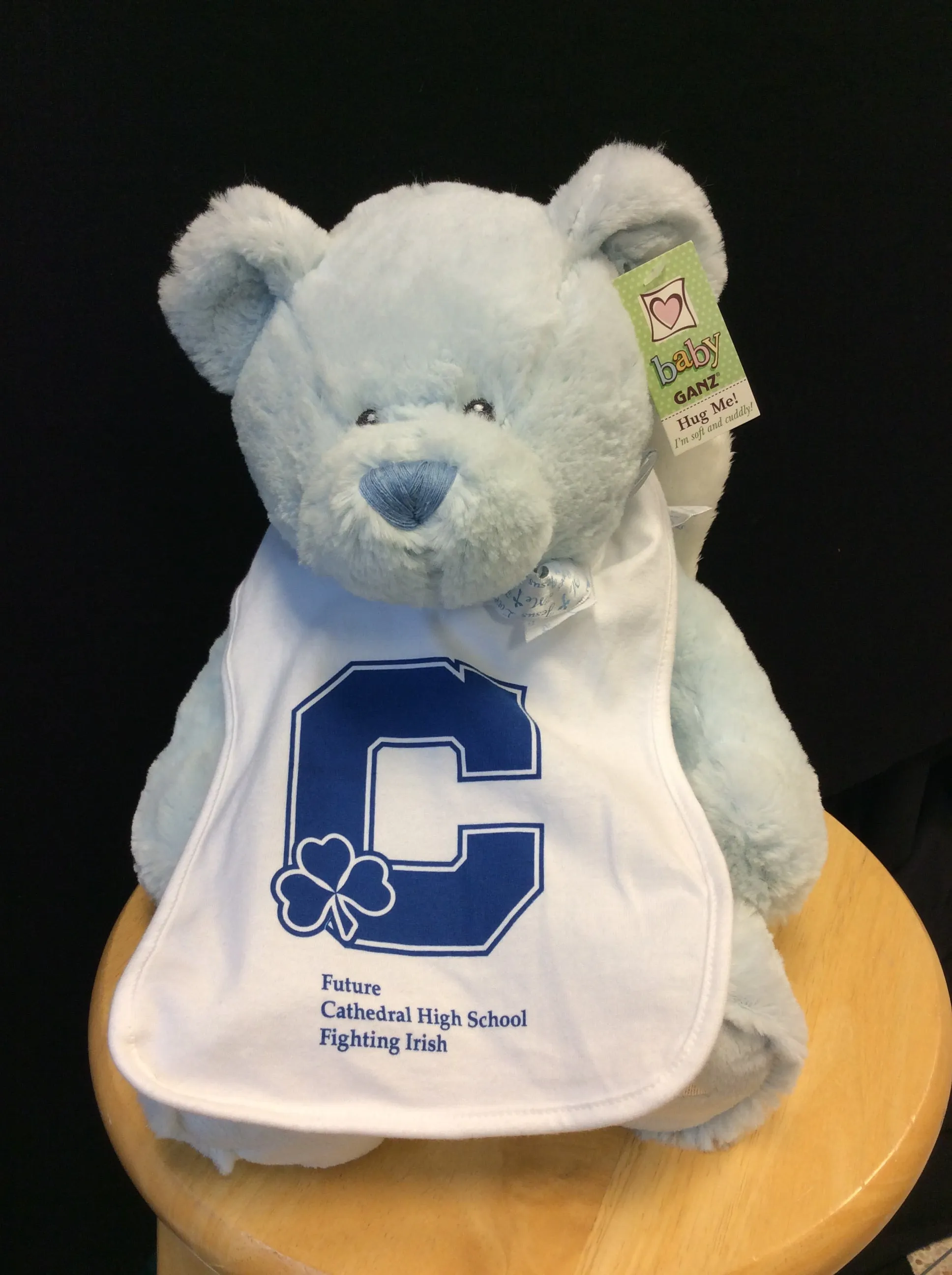 C Logo Bib