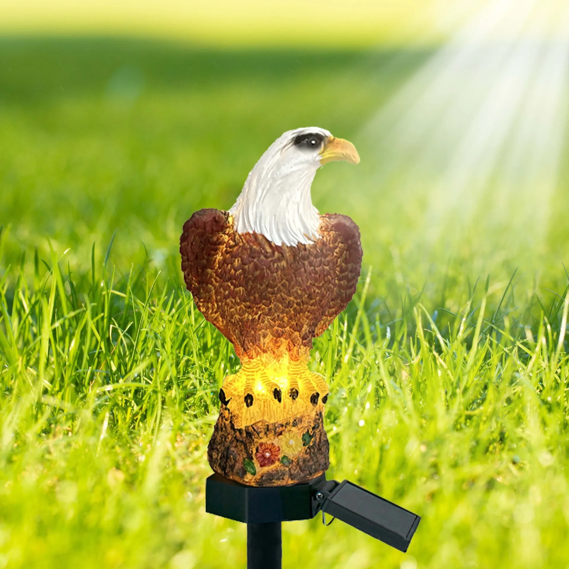 Solar Resin Eagle Lawn Light